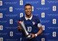 Mbappe bám đuổi danh hiệu với Messi