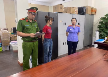 Khởi tố chủ cơ sở sản xuất hơn 655.000 gói băng vệ sinh, tã bỉm giả ở Hưng Yên