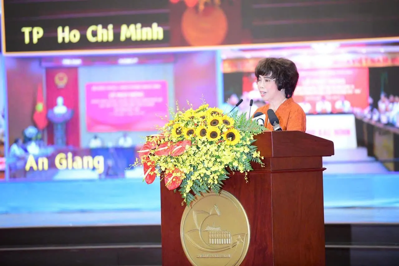 anh-hung-lao-dong-thai-huong-21-213503 anh-hung-lao-dong-Thai-Hu