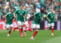 Mexico và Hàn Quốc giành vé vào vòng trong