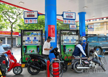 Giá xăng E5RON92 giảm còn 21.332 đồng/lít ngày 11/6