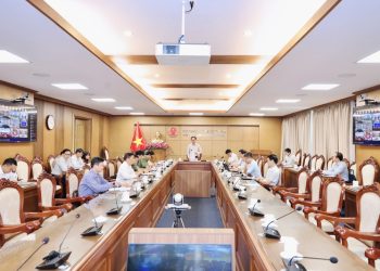 Mua sẵn vé máy bay, chủ động phương án vận chuyển đề thi ra đảo