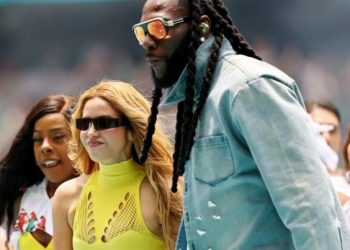 Shakira và loạt nghệ sĩ diễn khai mạc World Cup
