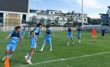 Arsenal bị các đối thủ chế giễu sau trận thua chung kết Cúp C1
