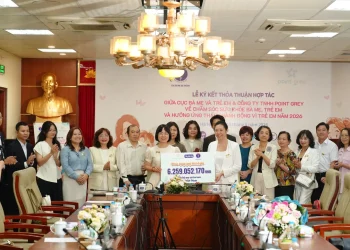 Chung tay chăm sóc sức khỏe bà mẹ và trẻ em