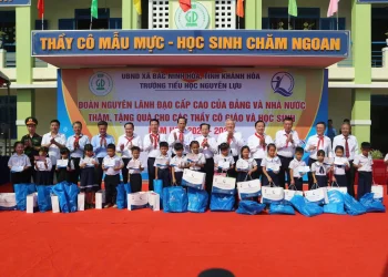 “Hành trình tri ân” mang yêu thương đến với trẻ em có hoàn cảnh đặc biệt, khó khăn