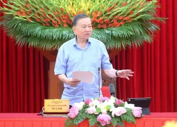 Chuyển mạnh từ “quản lý giáo dục” sang “quản trị phát triển giáo dục”
