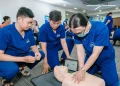 Bạch Mai – bệnh viện hạng đặc biệt đầu tiên cả nước 115 năm tuổi trực tiếp đào tạo sơ cấp cứu cho dược sĩ Long Châu, chuỗi nhà thuốc phủ khắp Việt Nam