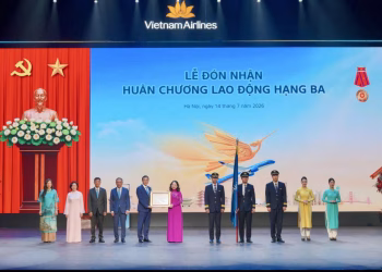 Vietnam Airlines nhận Huân chương Lao động hạng Ba và Bằng khen của Thủ tướng Chính phủ sau những nổ lực tổ chức các chuyến bay đặc biệt
