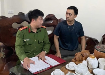 Công an Nghĩa Trụ đến từng hộ dân thu nhận mẫu ADN của thân nhân liệt sĩ