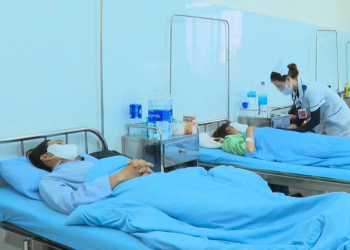 Khẩn trương điều tra, xử lý vụ 84 người nghi ngộ độc bánh mì tại Lâm Đồng
