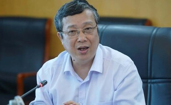 Bắt tạm giam Thứ trưởng Bộ Nông nghiệp và Môi trường Hoàng Trung