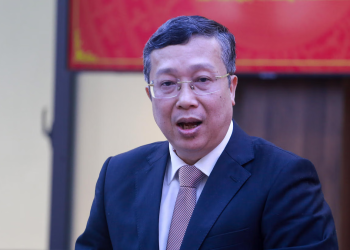 Khai trừ khỏi Đảng Thứ trưởng Bộ Nông nghiệp và Môi trường Hoàng Trung và 4 đảng viên