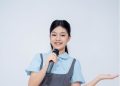 Cứ mỉm cười và nói như đang kể chuyện cho bạn thân nghe