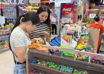 Sôi động thị trường đồ dùng học tập trước thềm năm học mới