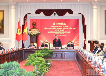 Tri ân các đồng chí Ủy viên Bộ Chính trị, Ủy viên Ban Bí thư các thời kỳ