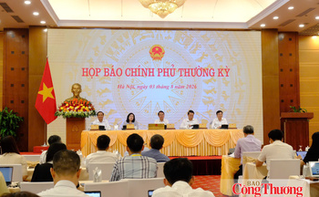 Tiếp tục gia hạn giảm thuế, phí và bình ổn giá xăng dầu