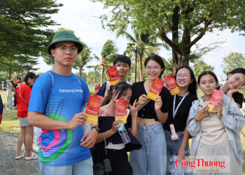 Không khí sôi động trước giờ biểu diễn concert ‘Tổ quốc trong tim’