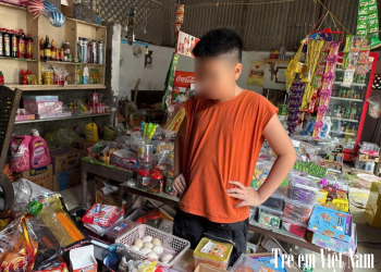 Quà vặt trước cổng trường và “bẫy” dinh dưỡng âm thầm với trẻ