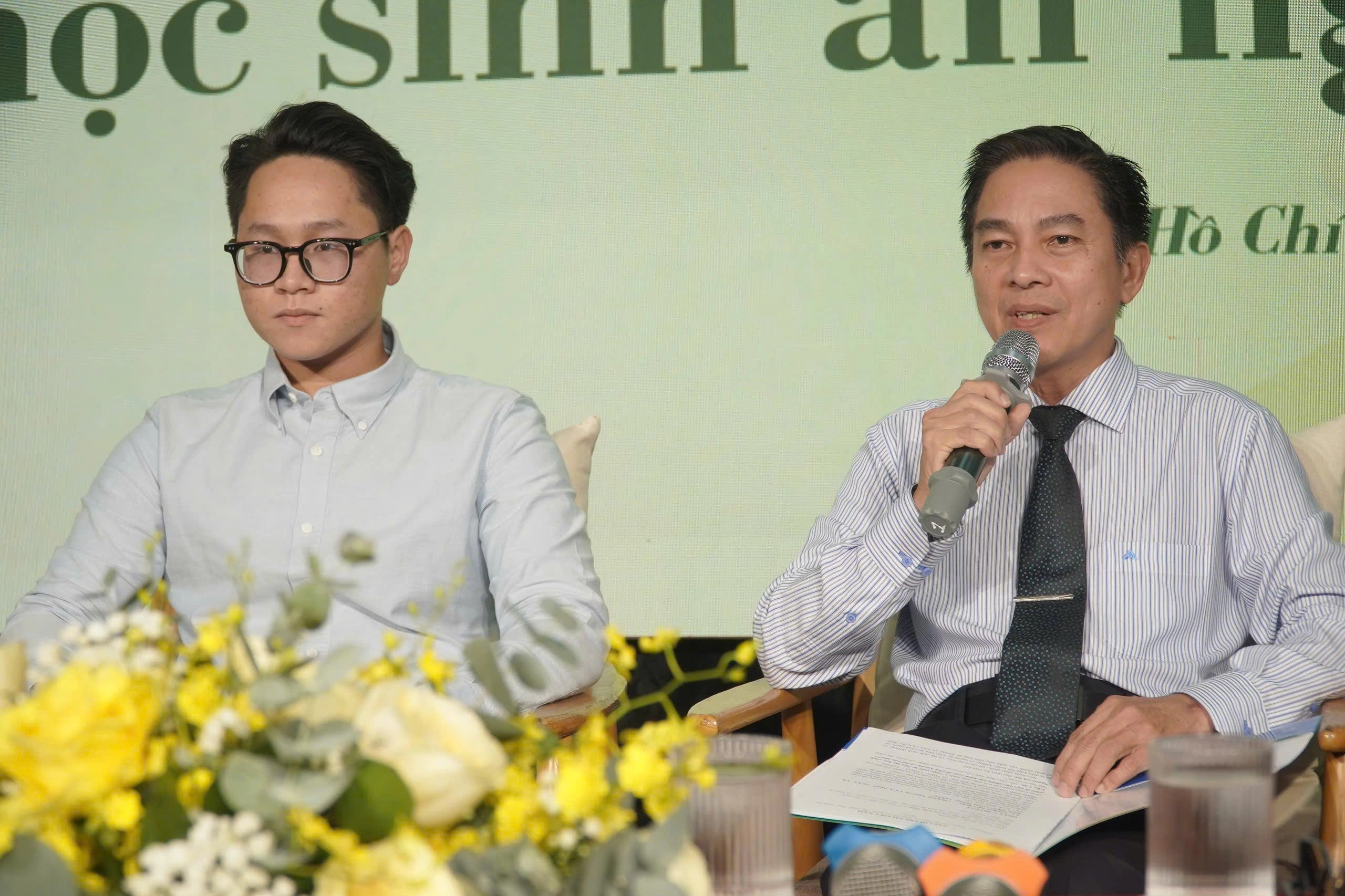 Ông Nguyễn Kim Luyện, Phó Trưởng phòng Học sinh Sinh viên, Sở Giáo dục và Đào tạo TP. HCM và khách mời tại Talkshow 2aOboR14Tunlk8Gfv6g6HMjTo