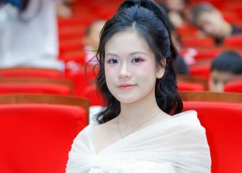 CÁT TƯỜNG KỂ CHUYỆN TRUNG THU, GIÀNH NGÔI Á QUÂN MC NHÍ