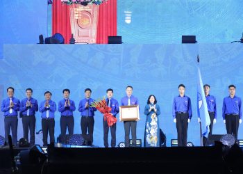 Hội Liên hiệp thanh niên Việt Nam đón nhận Huân chương Lao động hạng Nhất