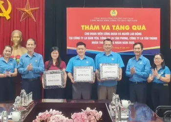 Công đoàn Công Thương Việt Nam gửi yêu thương tới những người gìn giữ rừng xanh