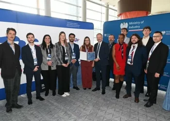 Chuyên gia trẻ châu Âu ủng hộ phát triển điện hạt nhân