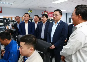 Lãnh đạo Tập đoàn Dầu khí Quốc gia Việt Nam - nay là Tập đoàn Công nghiệp - Năng lượng Quốc gia Việt Nam thăm, kiểm tra công tác vận hành NMLD Dung Quất (tháng 12/2024)