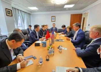 Bộ trưởng Nguyễn Hồng Diên làm việc với Space X về hợp tác hàng không