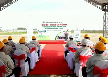 Lễ ra mắt và xuất bán lô nhiên liệu hàng không bền vững (SAF) thương mại đầu tiên tại BSR ngày 4/6/2025. (Ảnh BSR)