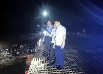 Quảng Ninh: 7 học sinh đi tắm suối bất ngờ bị lũ cuốn trôi