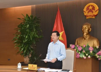 Phó Thủ tướng Mai Văn Chính chủ trì cuộc họp với Bộ Dân tộc và Tôn giáo về phân cấp, phân quyền, phân định thẩm quyền trong lĩnh vực công tác dân tộc, tín ngưỡng, tôn giáo - Ảnh: VGP