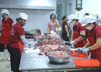 Nghệ An siết chặt quản lý bữa ăn bán trú của học sinh
