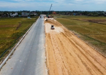 Quốc lộ 15D tăng tốc thi công, tháo gỡ “nút thắt” mặt bằng