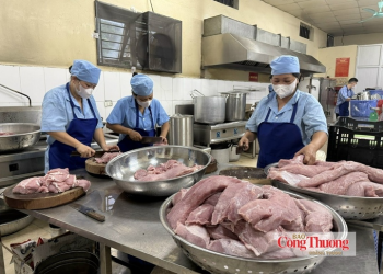 Kiểm soát bữa ăn, siết trách nhiệm người đứng đầu trường học