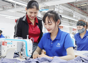 9 tháng của năm 2026, thu nhập bình quân tháng của lao động nam luôn cao hơn lao động nữ