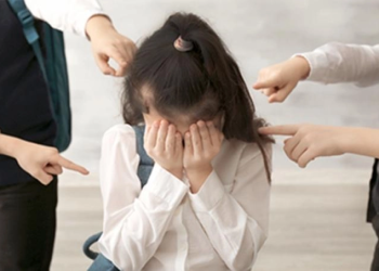 Bạo lực “lạnh”: Đừng để trẻ chịu đựng một mình