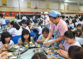 Chủ tịch UBND tỉnh, thành phố phải chịu trách nhiệm toàn diện về tổ chức bữa ăn bán trú trường học