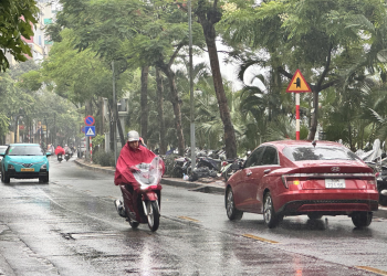 Thời tiết ngày 15/9: Hà Nội và nhiều nơi có mưa rất to