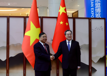 Phó Thủ tướng Thường trực Chính phủ Phạm Gia Túc hội đàm với Phó Thủ tướng Thường trực Quốc vụ viện Trung Quốc Đinh Tiết Tường