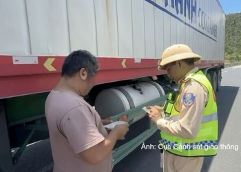 Cục Cảnh sát giao thông làm rõ quy định lái xe liên tục quá 4 giờ