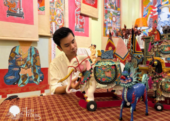 Người trẻ với hành trình ‘hồi sinh’ đồ chơi Trung thu truyền thống