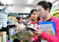 Thiếu sách giáo khoa, phụ huynh nên làm gì để con không gián đoạn việc học?