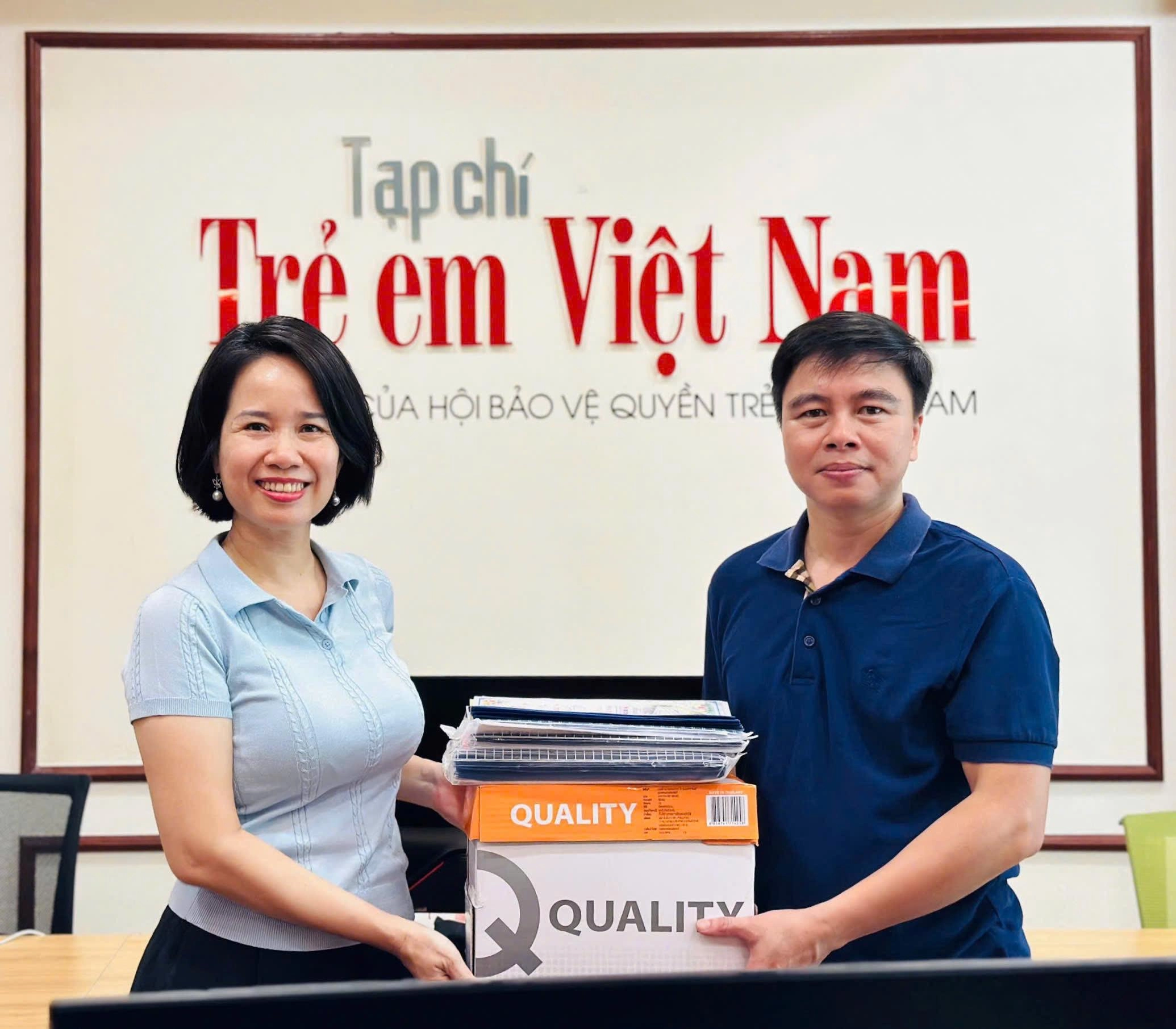 Hai năm liên tiếp, Nhà giáo Nguyễn Thị Thúy Hường tự lái xe đi nộp bài dự thi Trường học Hạnh phúc cho học trò. Ảnh: Kim Linh IMG_7827