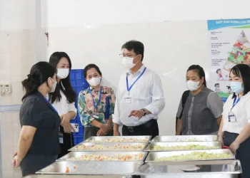 Bữa ăn bán trú: Bộ GD&ĐT yêu cầu quản trị an toàn và chất lượng toàn bộ chuỗi bữa ăn