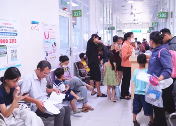 TP.HCM ghi nhận hơn 34.600 ca viêm hô hấp cấp trong tuần, phụ huynh cần lưu ý gì?