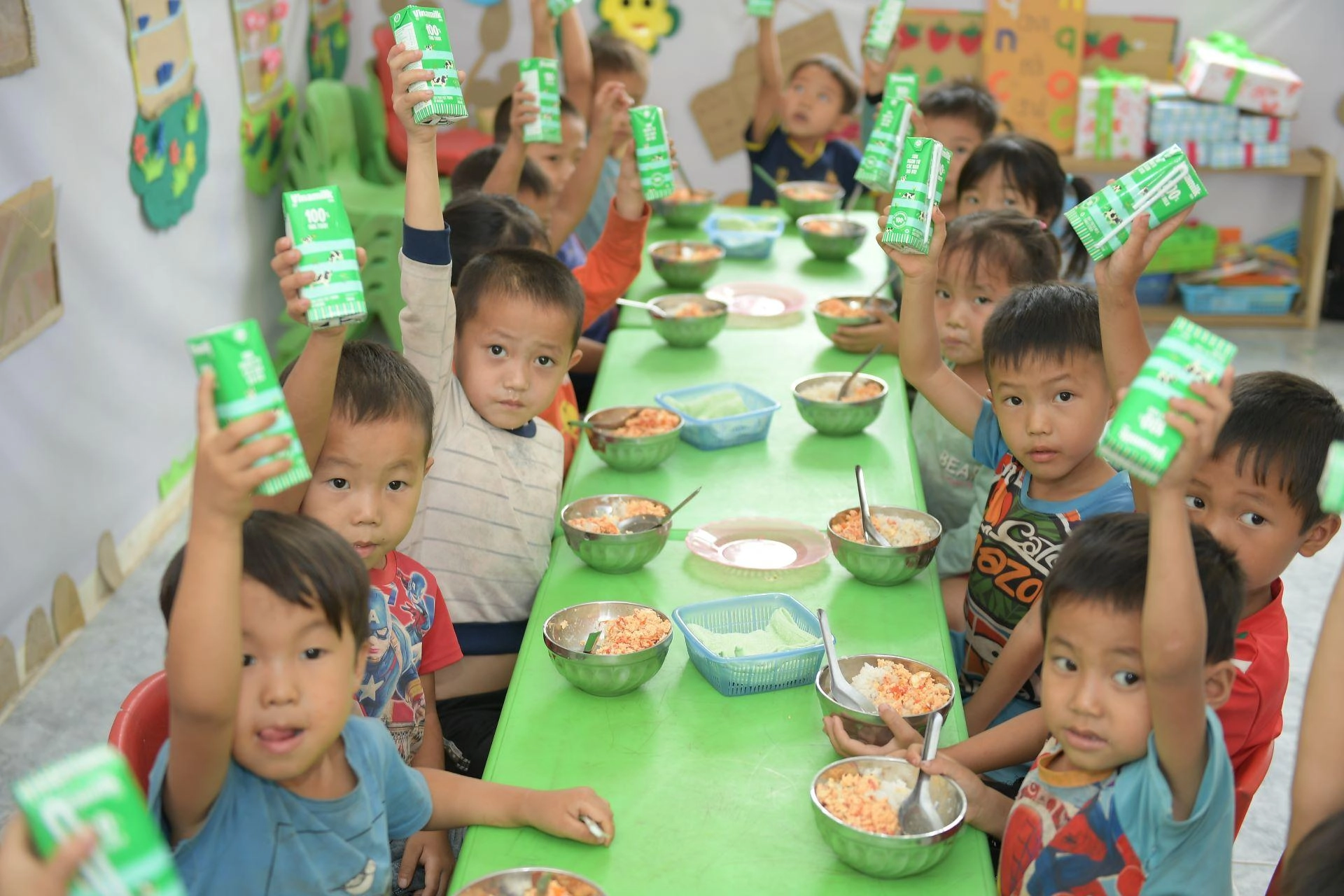 them_nhieu_bua_an_co_sua_cho_tre_nho_vung_cao_e5e890e40a-011324 them_nhieu_bua_an_co_sua_